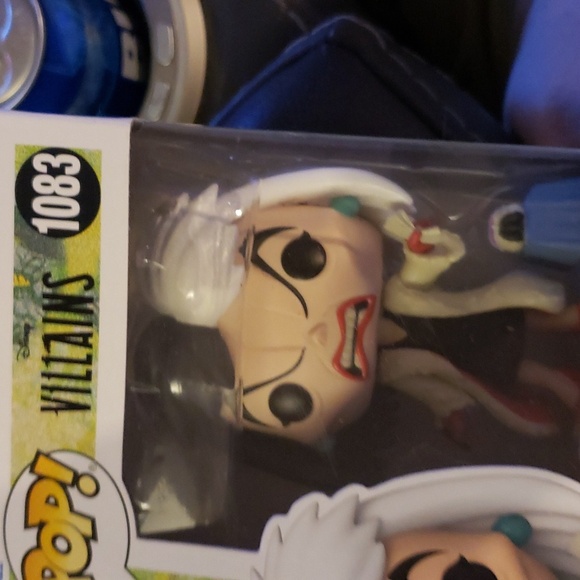 FUNKO POP "VILLIANS" CRUELLA DE VIL NIB - Picture 2 of 7